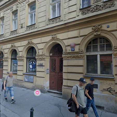4 Bedrooms 130M2 Apartment At The Main City Square Prague Luaran gambar