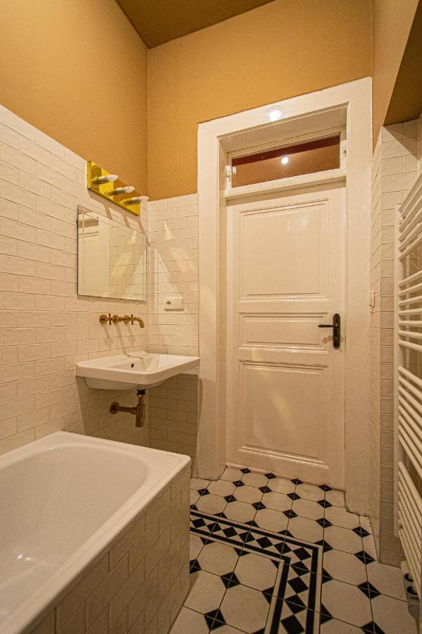 4 Bedrooms 130M2 Apartment At The Main City Square Prague Luaran gambar