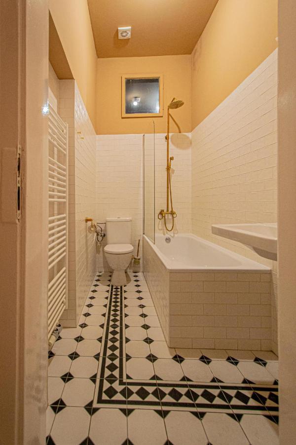 4 Bedrooms 130M2 Apartment At The Main City Square Prague Luaran gambar